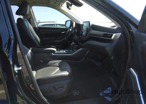 2021 Toyota Highlander Xle из США, поврежденный, VIN 5TDGZRAH4MS051596